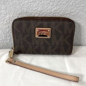 Michael Kors Zippered Wristlet